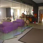 蒙恩雷波斯酒店